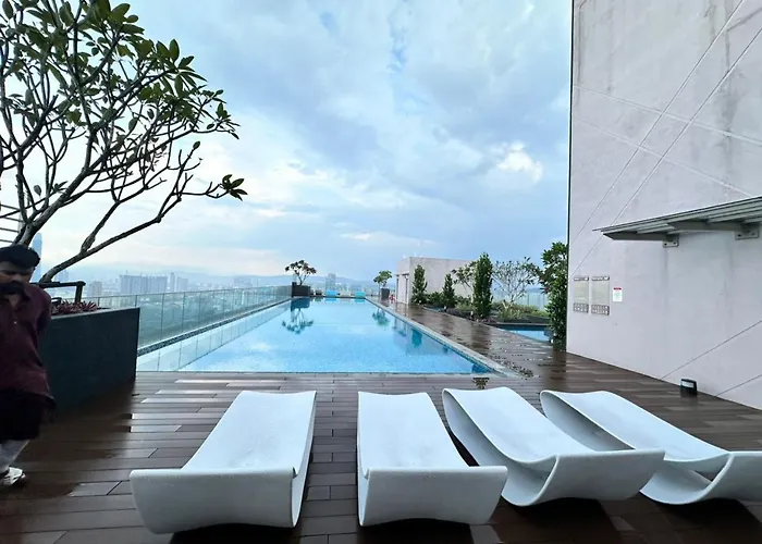 The Riveria City By 54Th Fl00R Swimming Pool