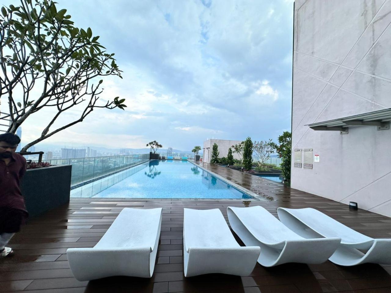 The Riveria By 54th Fl00r Swimming Pool * Kuala Lumpur