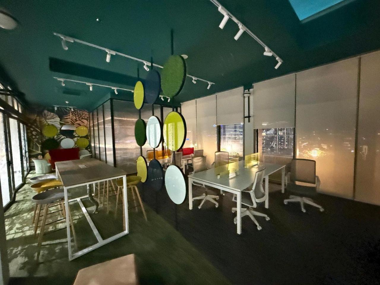 The Riveria By 54th Fl00r Swimming Pool Apartment