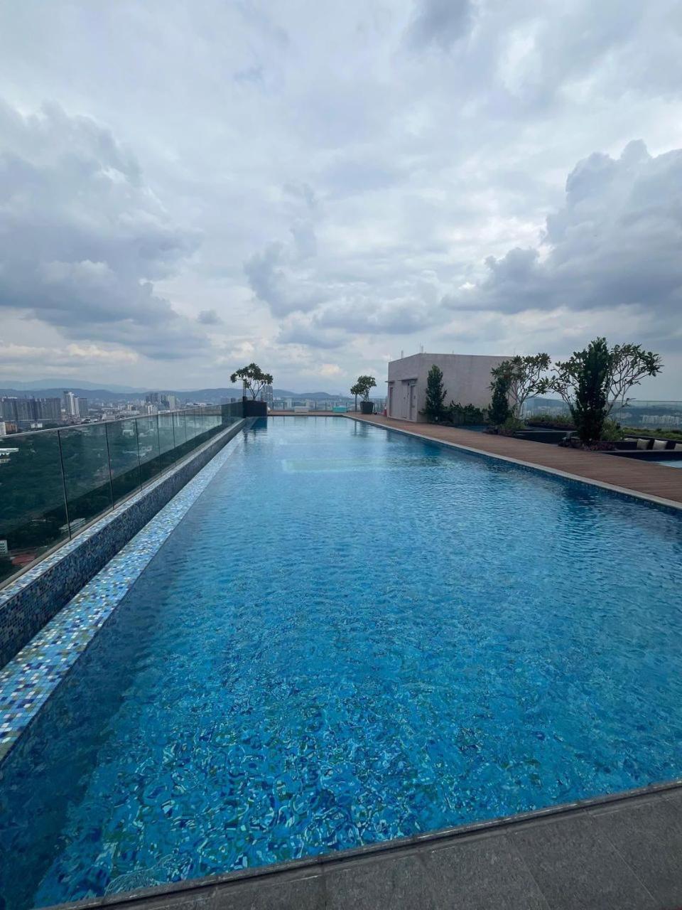 Apartment The Riveria By 54th Fl00r Swimming Pool